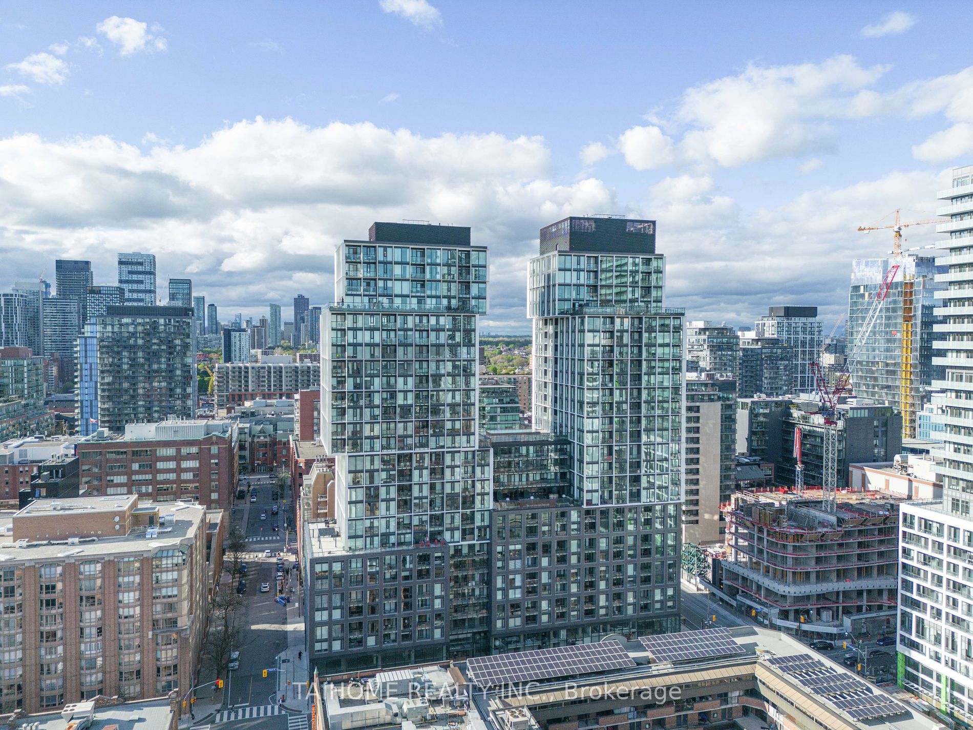 158 Front Street E #813
