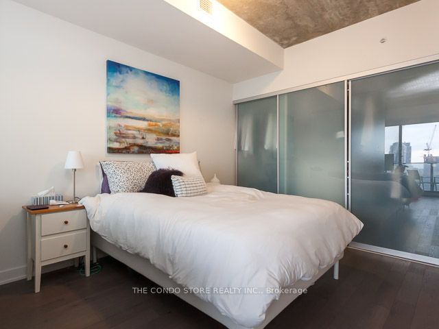 629 King St W, #1207