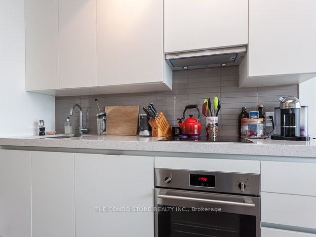 629 King St W, #1207