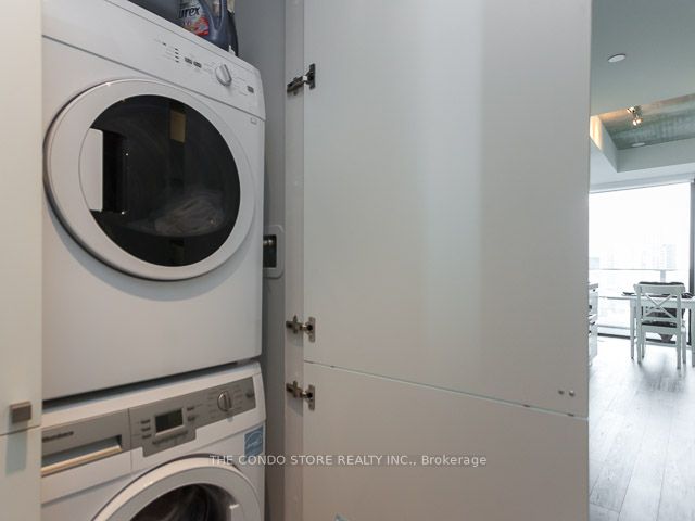 629 King St W, #1207