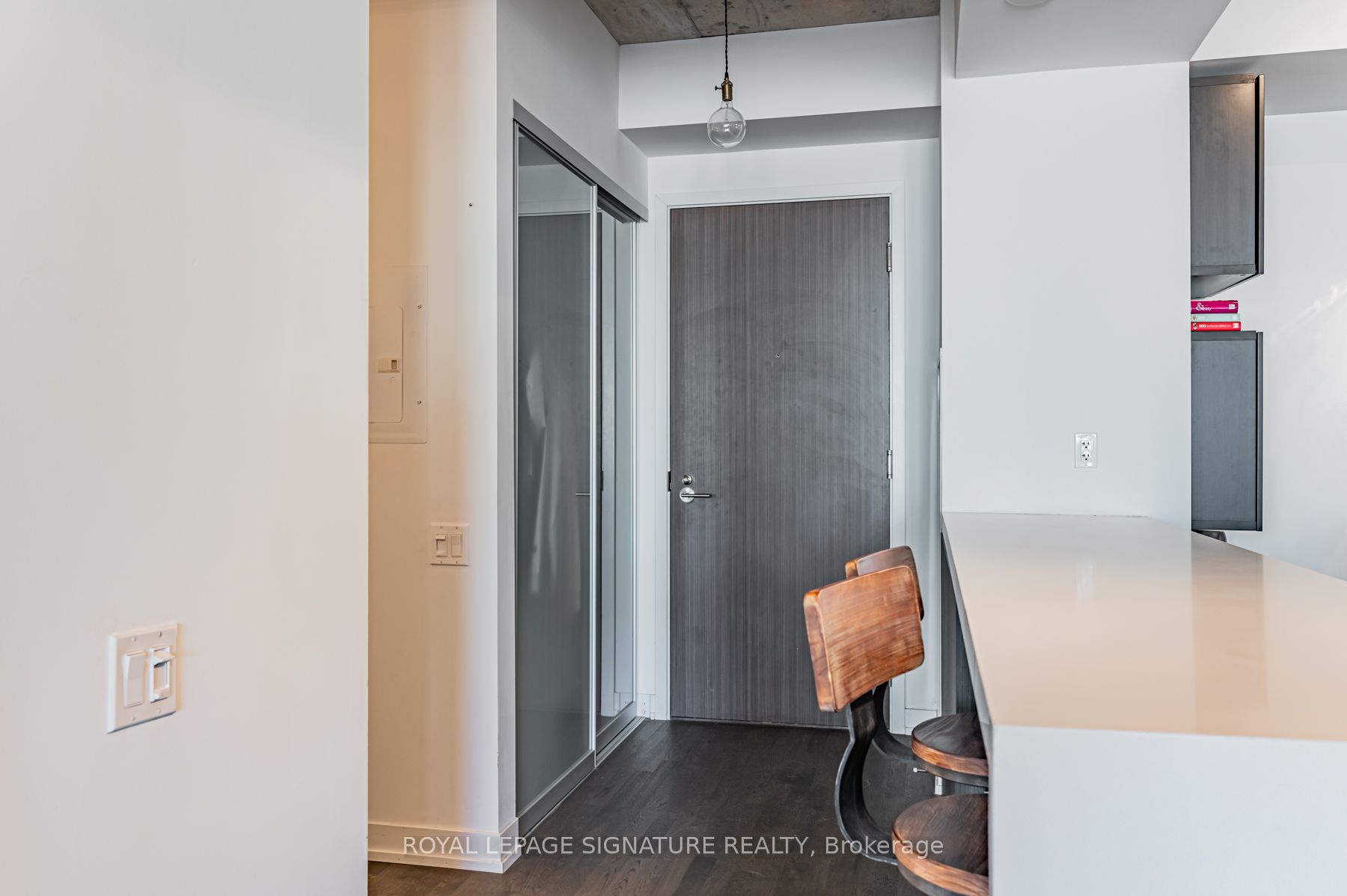 560 King Street W, #610