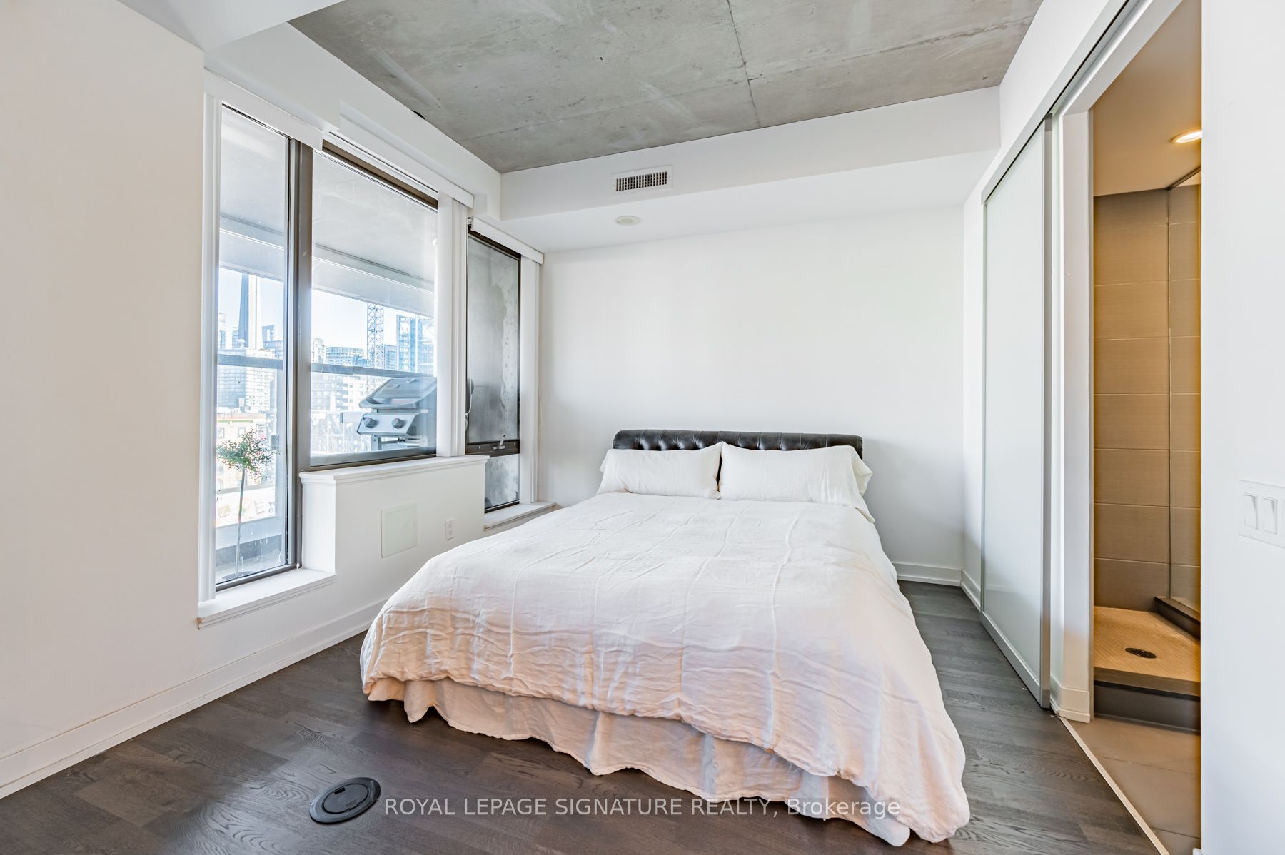 560 King Street W, #610