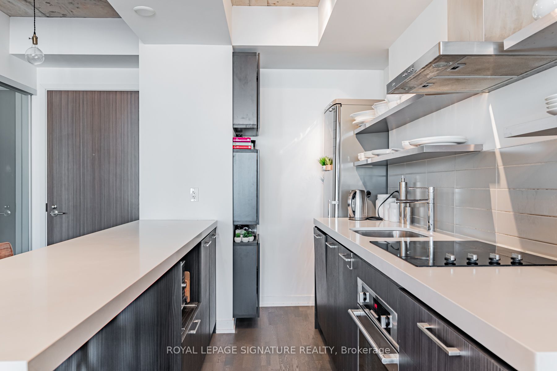 560 King Street W, #610