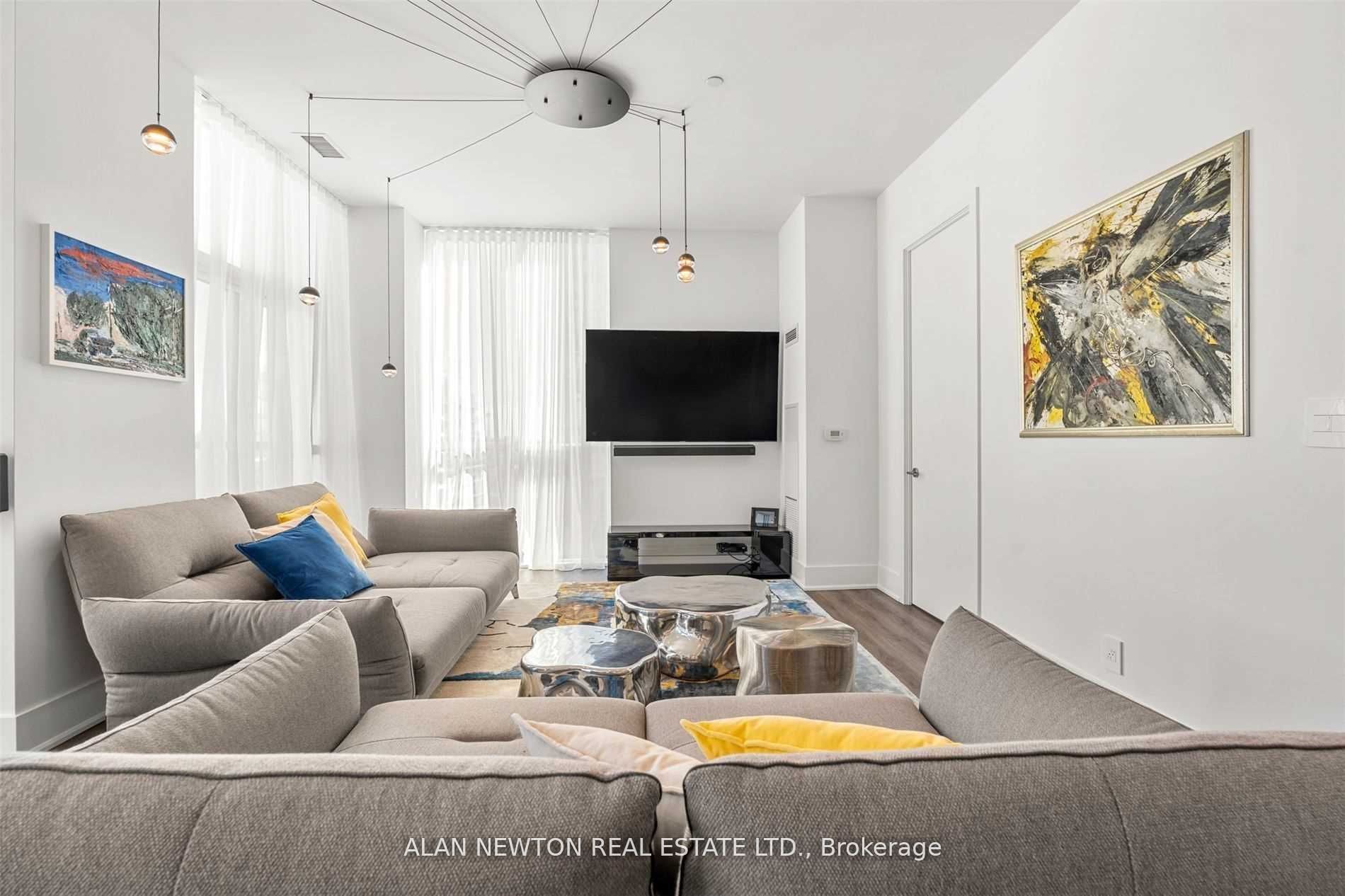 1486 Bathurst St, #Ph02