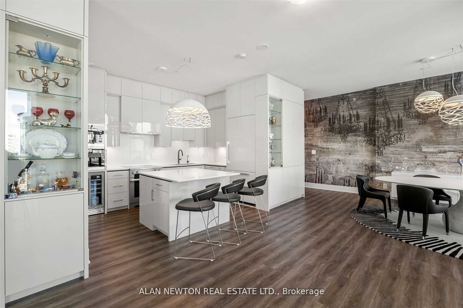 1486 Bathurst St, #Ph02