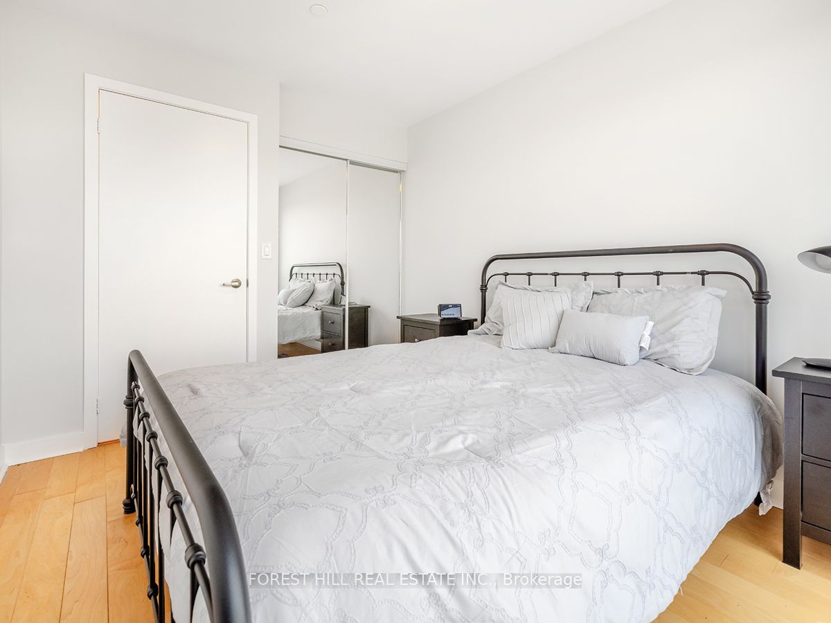58 Orchard View Boulevard, #401