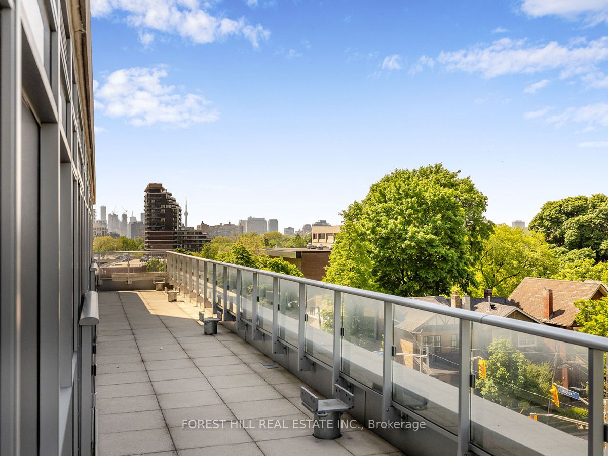 58 Orchard View Boulevard, #401
