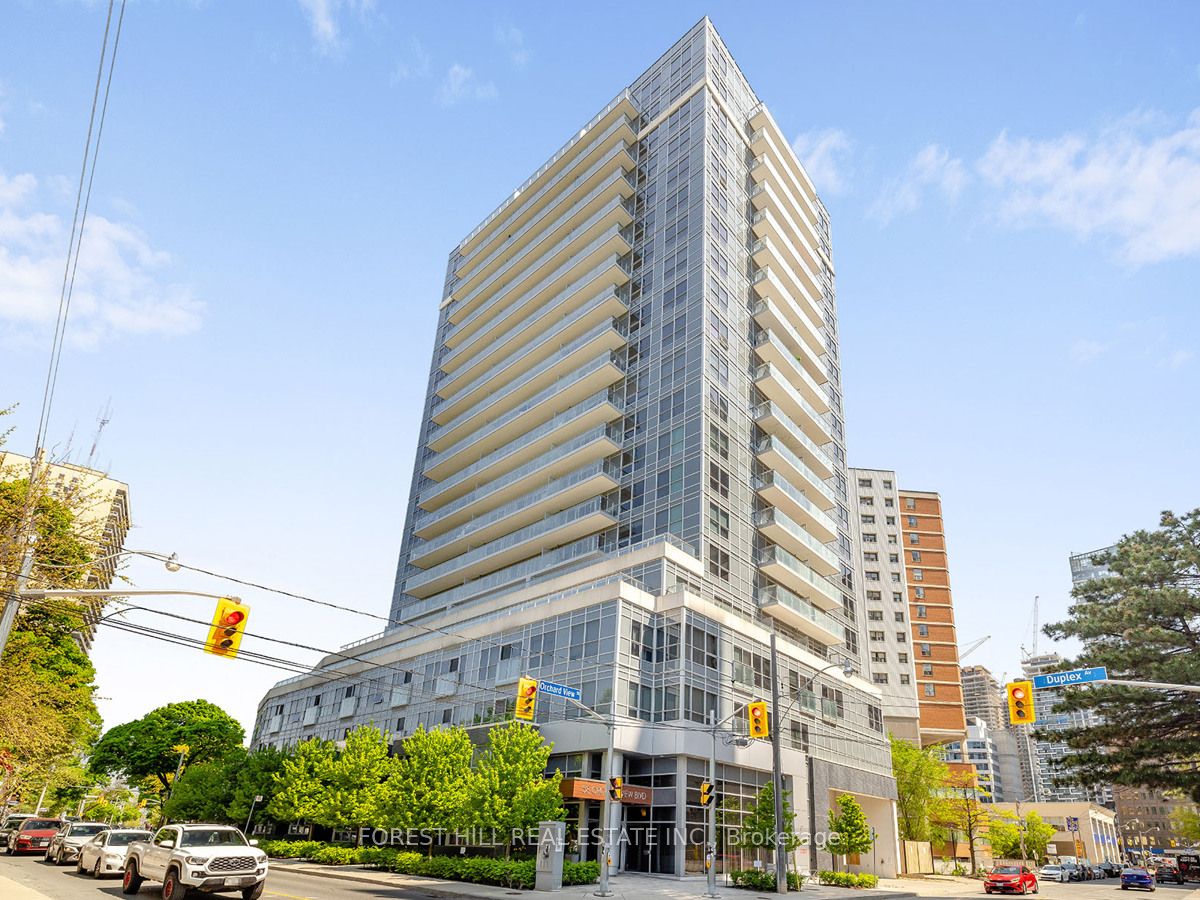 58 Orchard View Boulevard, #401