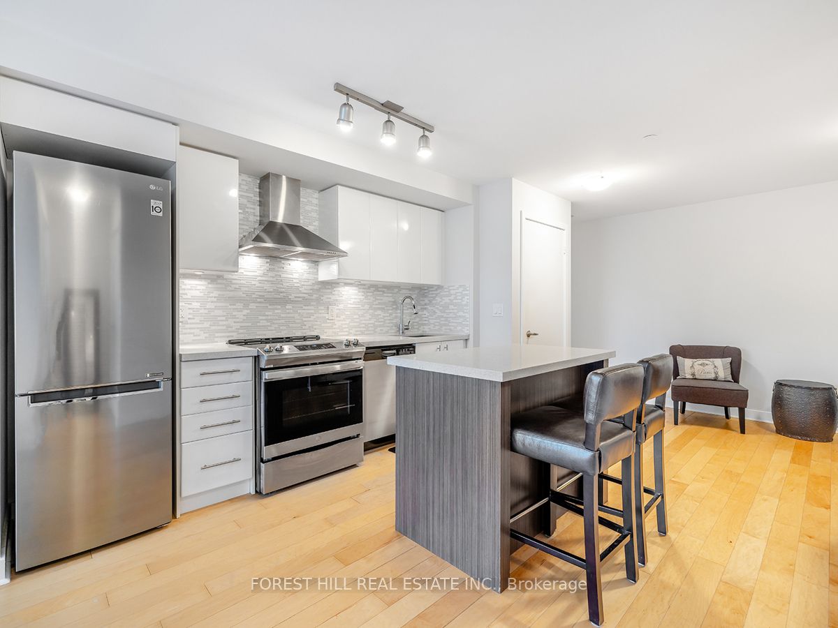 58 Orchard View Boulevard, #401