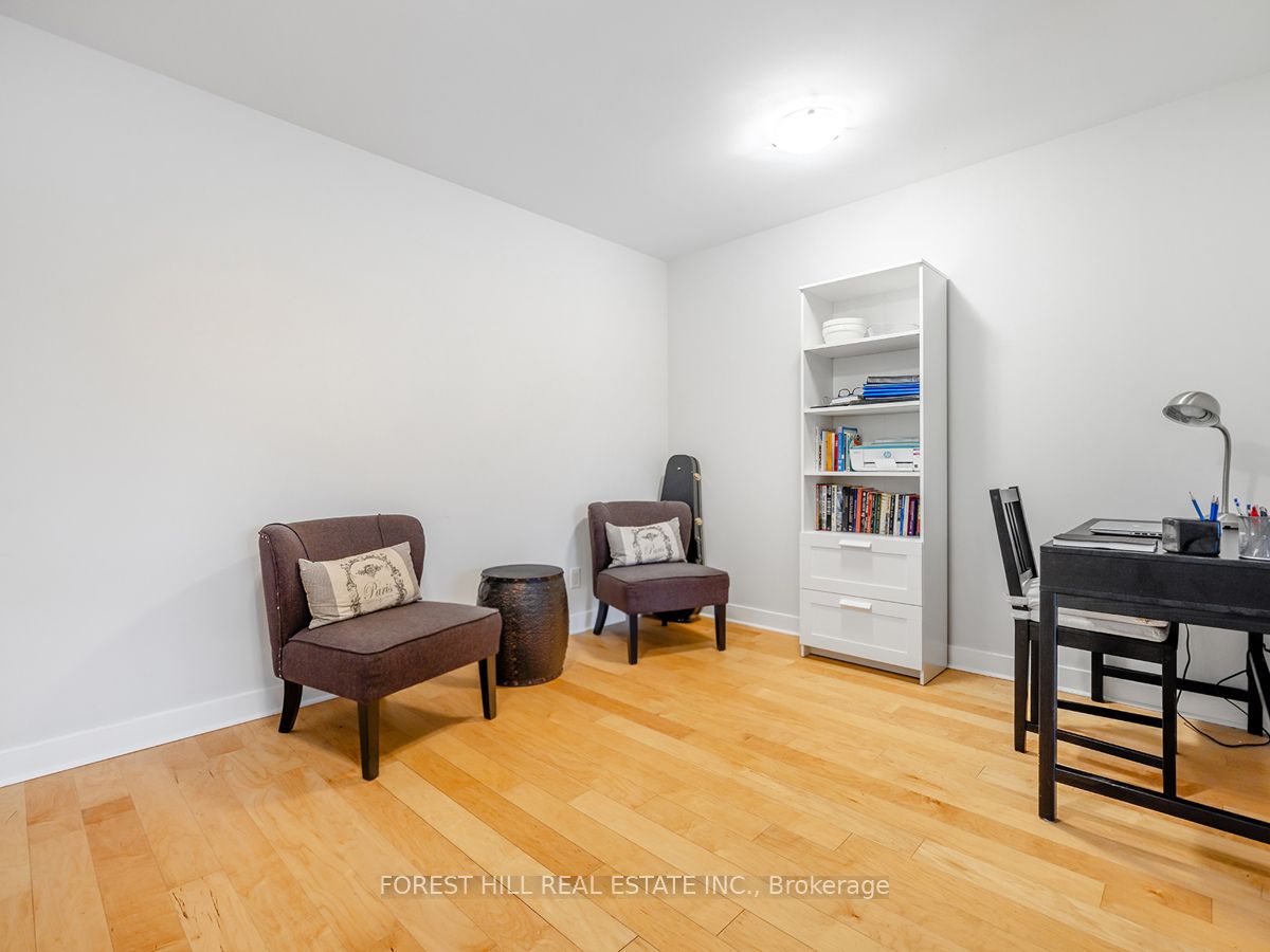 58 Orchard View Boulevard, #401