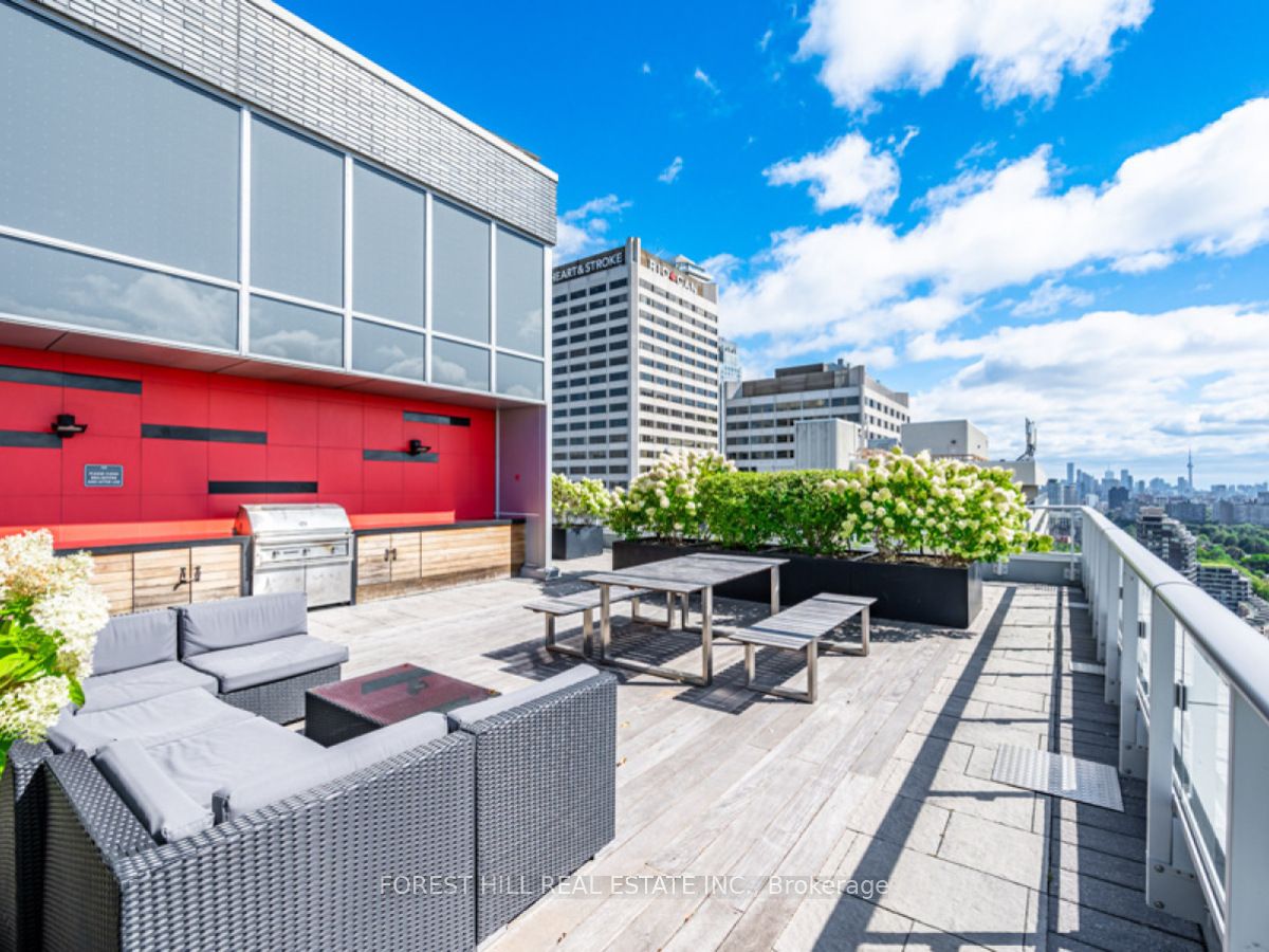 58 Orchard View Boulevard, #401