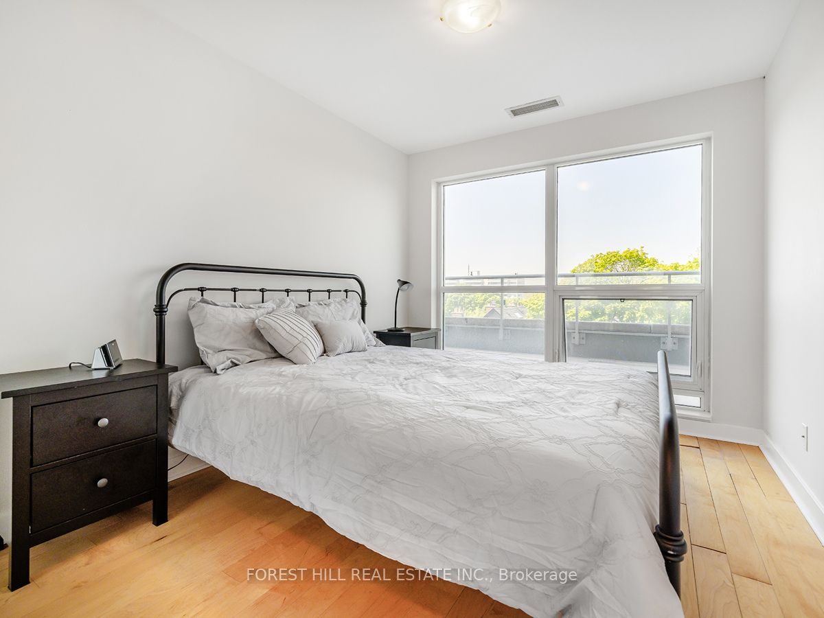 58 Orchard View Boulevard, #401