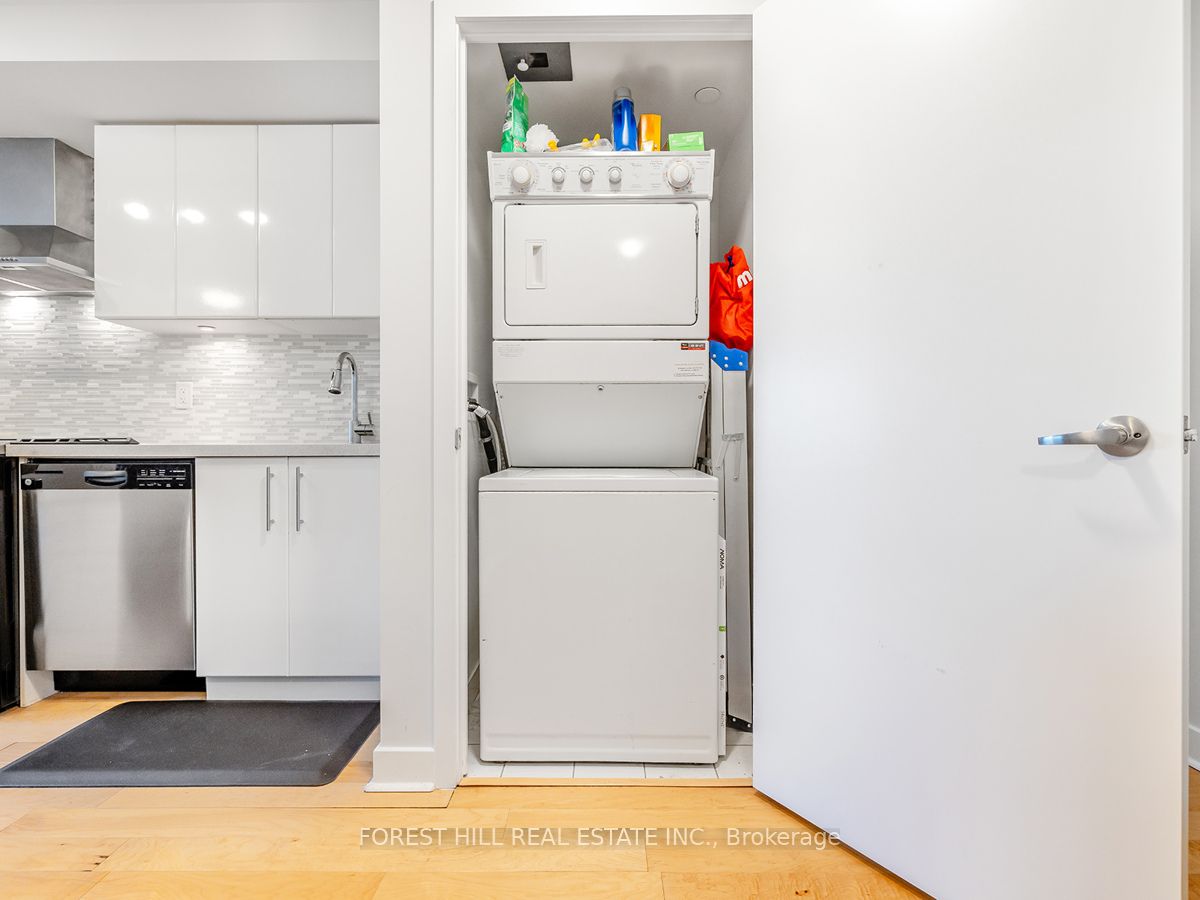 58 Orchard View Boulevard, #401