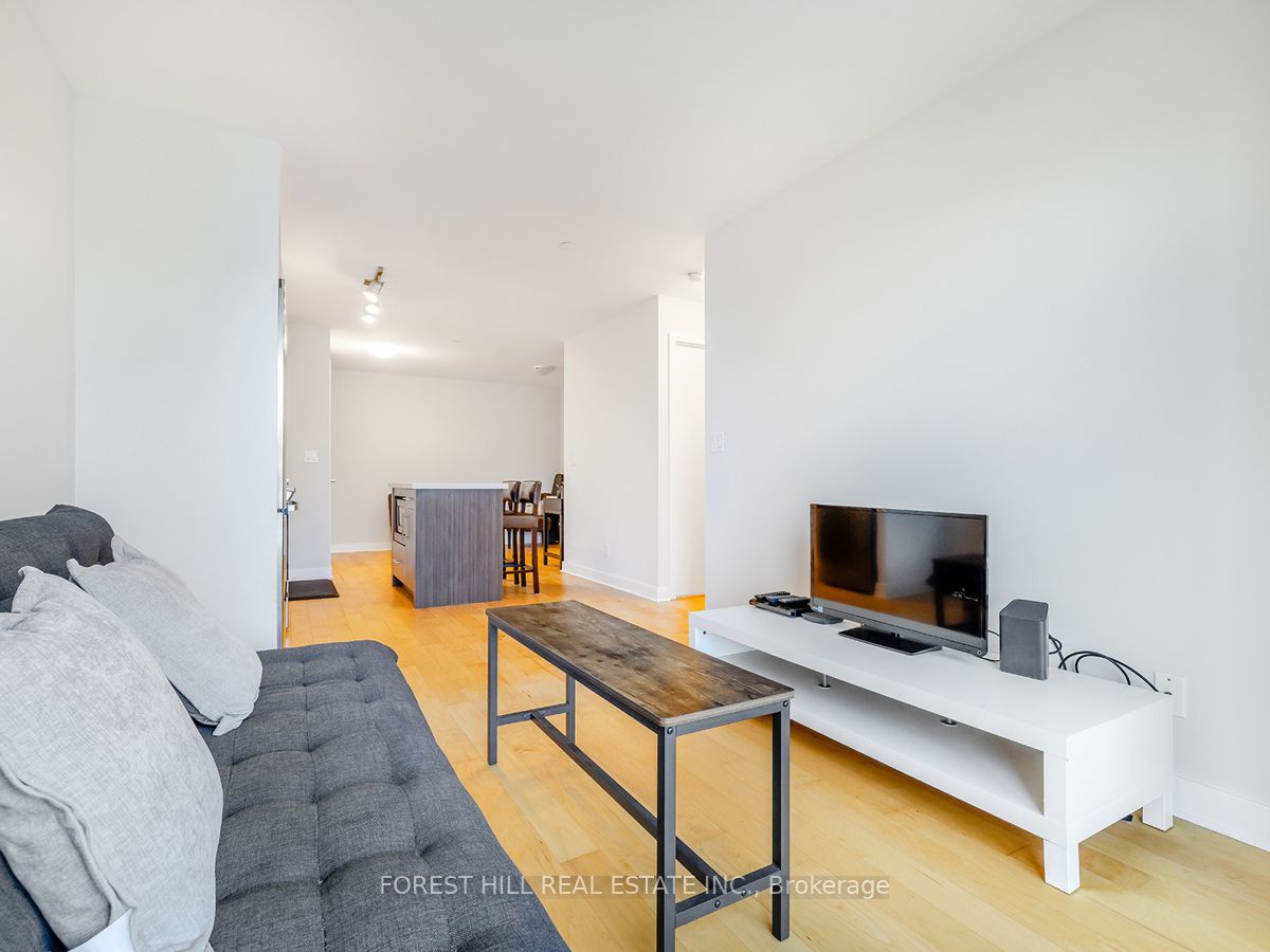 58 Orchard View Boulevard, #401