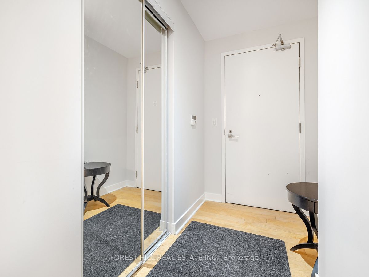 58 Orchard View Boulevard, #401