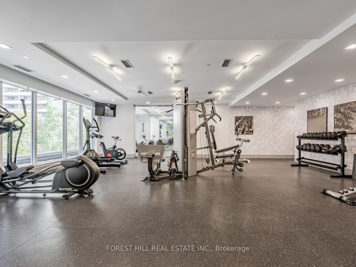 58 Orchard View Boulevard, #401