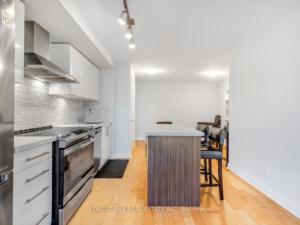 58 Orchard View Boulevard, #401