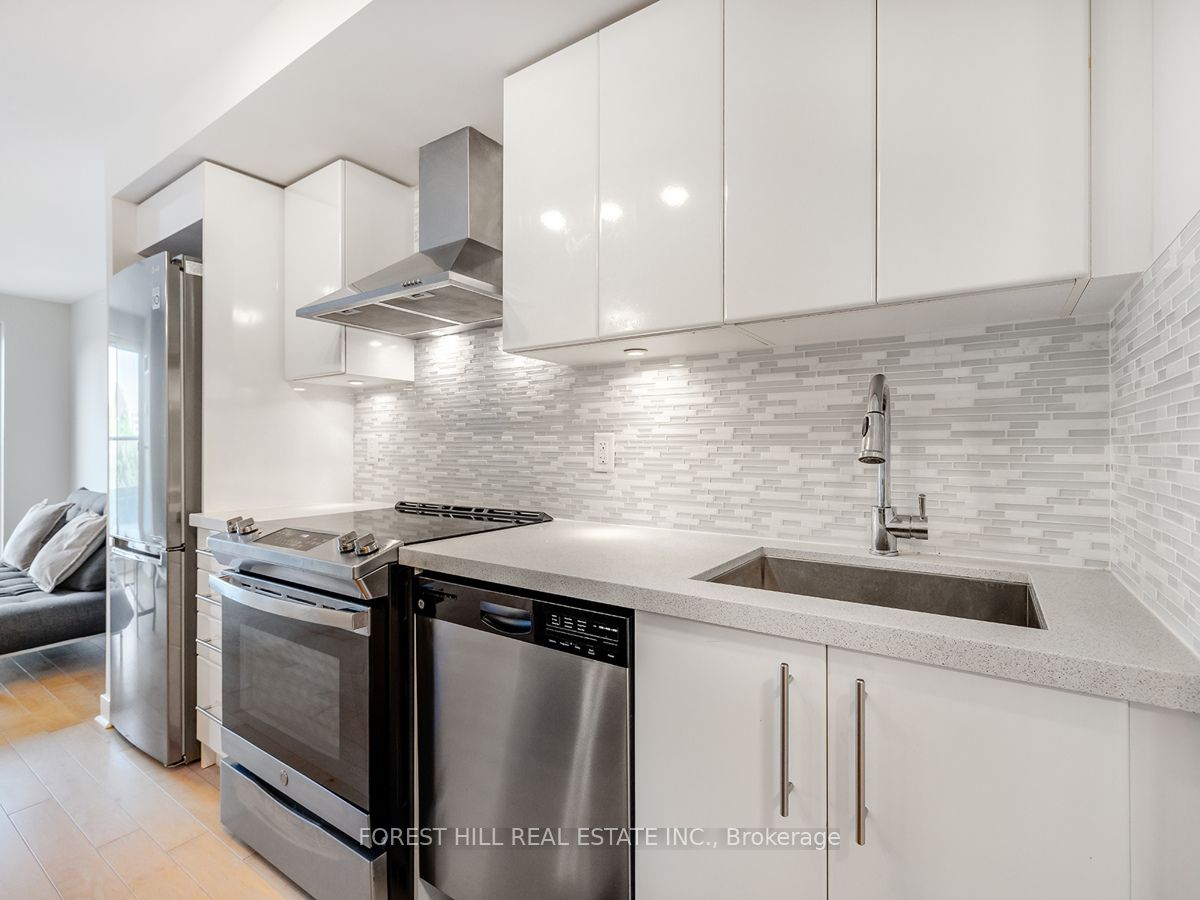 58 Orchard View Boulevard, #401