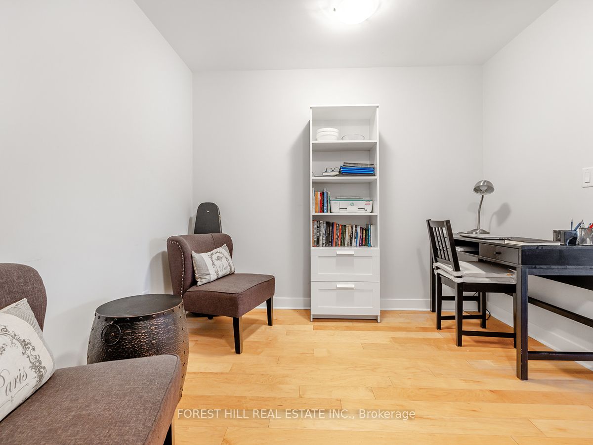 58 Orchard View Boulevard, #401