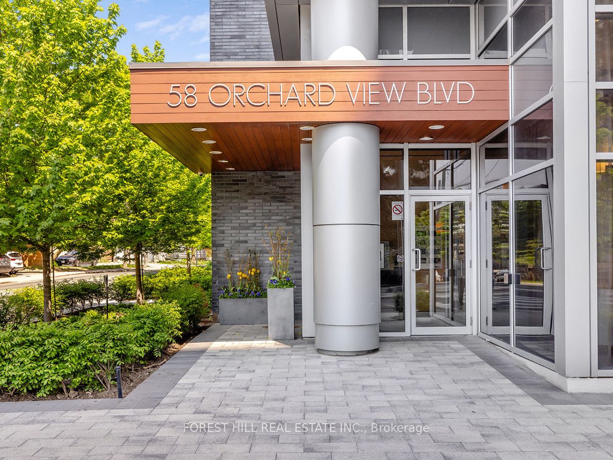 58 Orchard View Boulevard, #401