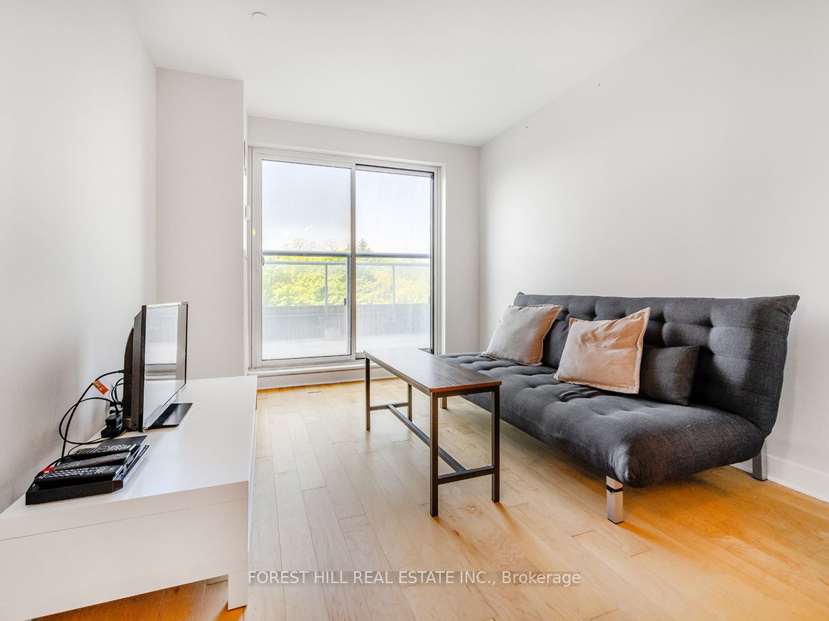 58 Orchard View Boulevard, #401