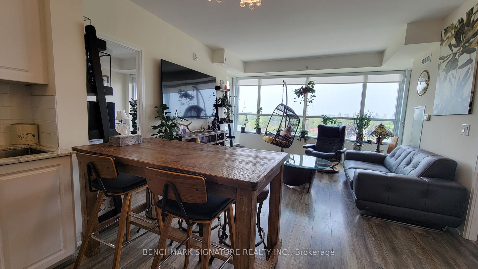741 Sheppard Ave W, #806