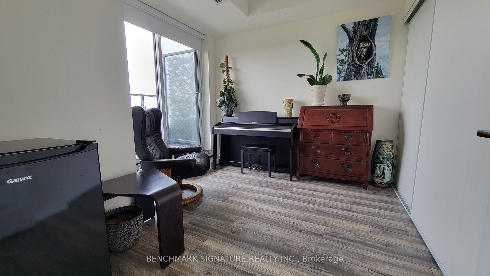 741 Sheppard Ave W, #806