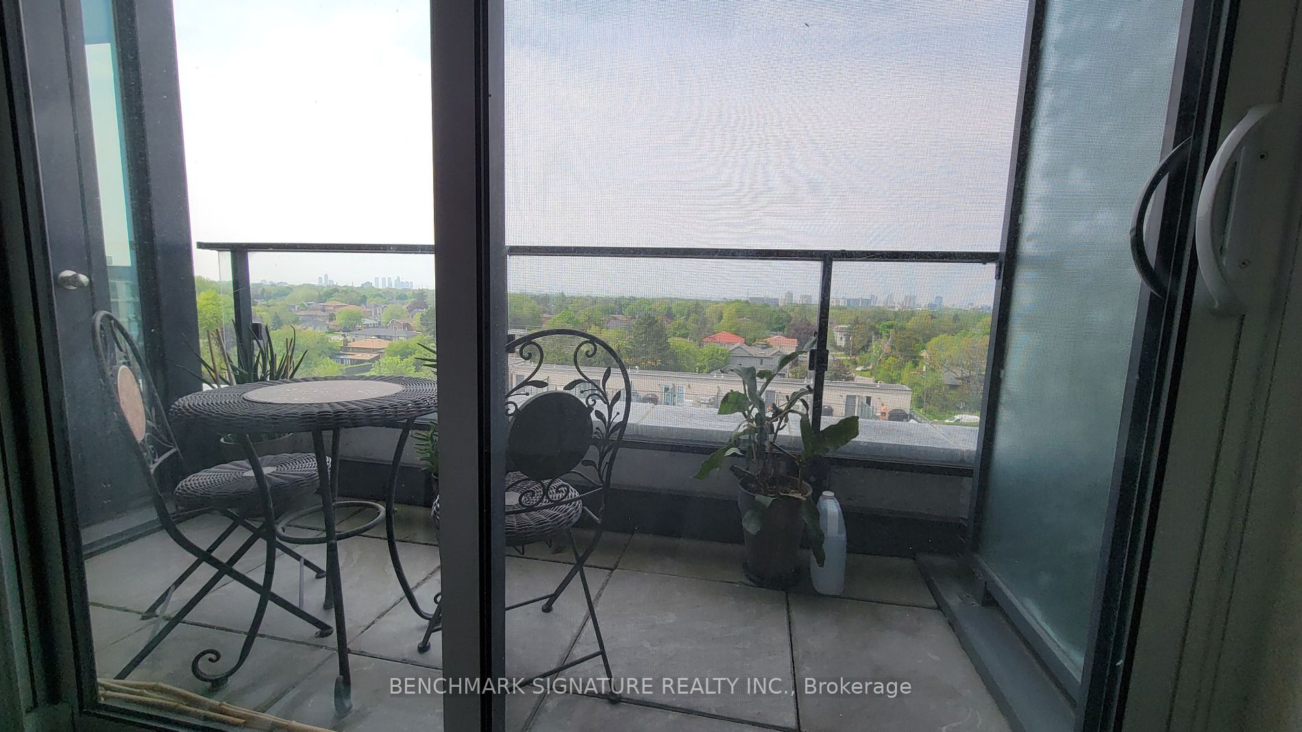 741 Sheppard Ave W, #806