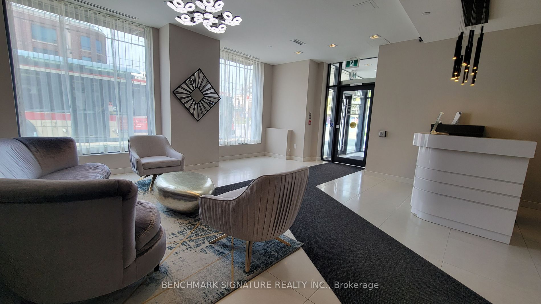 741 Sheppard Ave W, #806