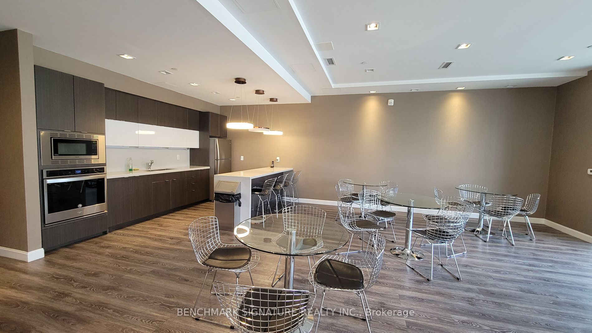 741 Sheppard Ave W, #806