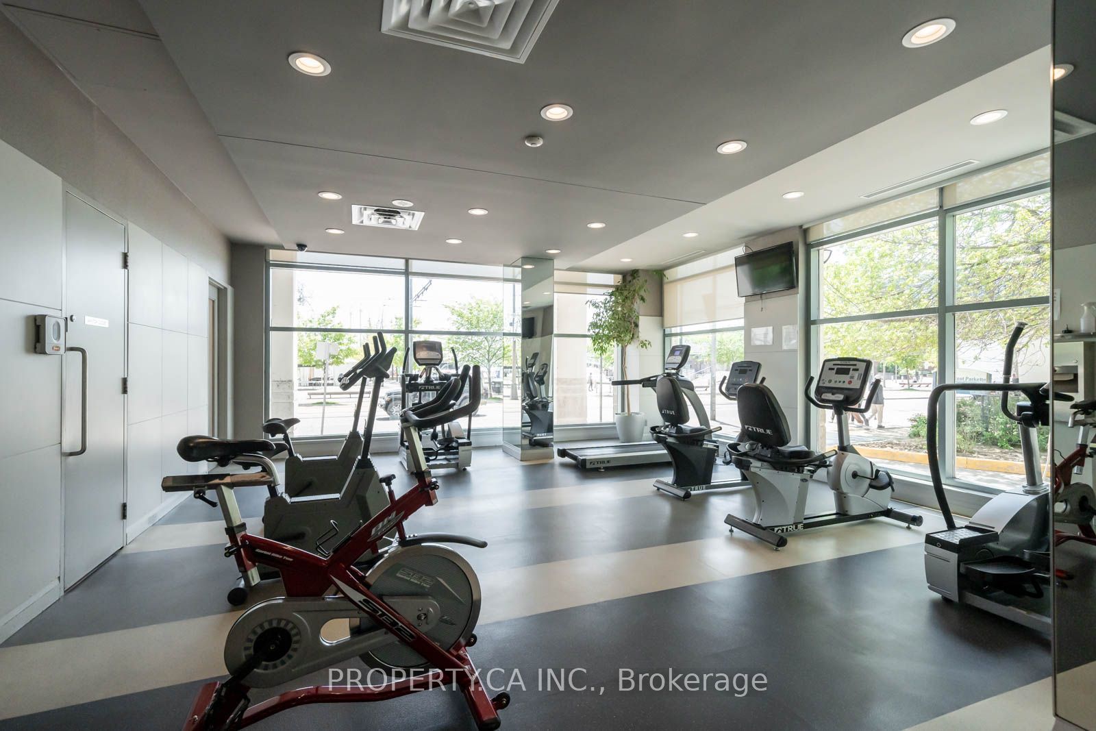 230 Queens Quay W #1815