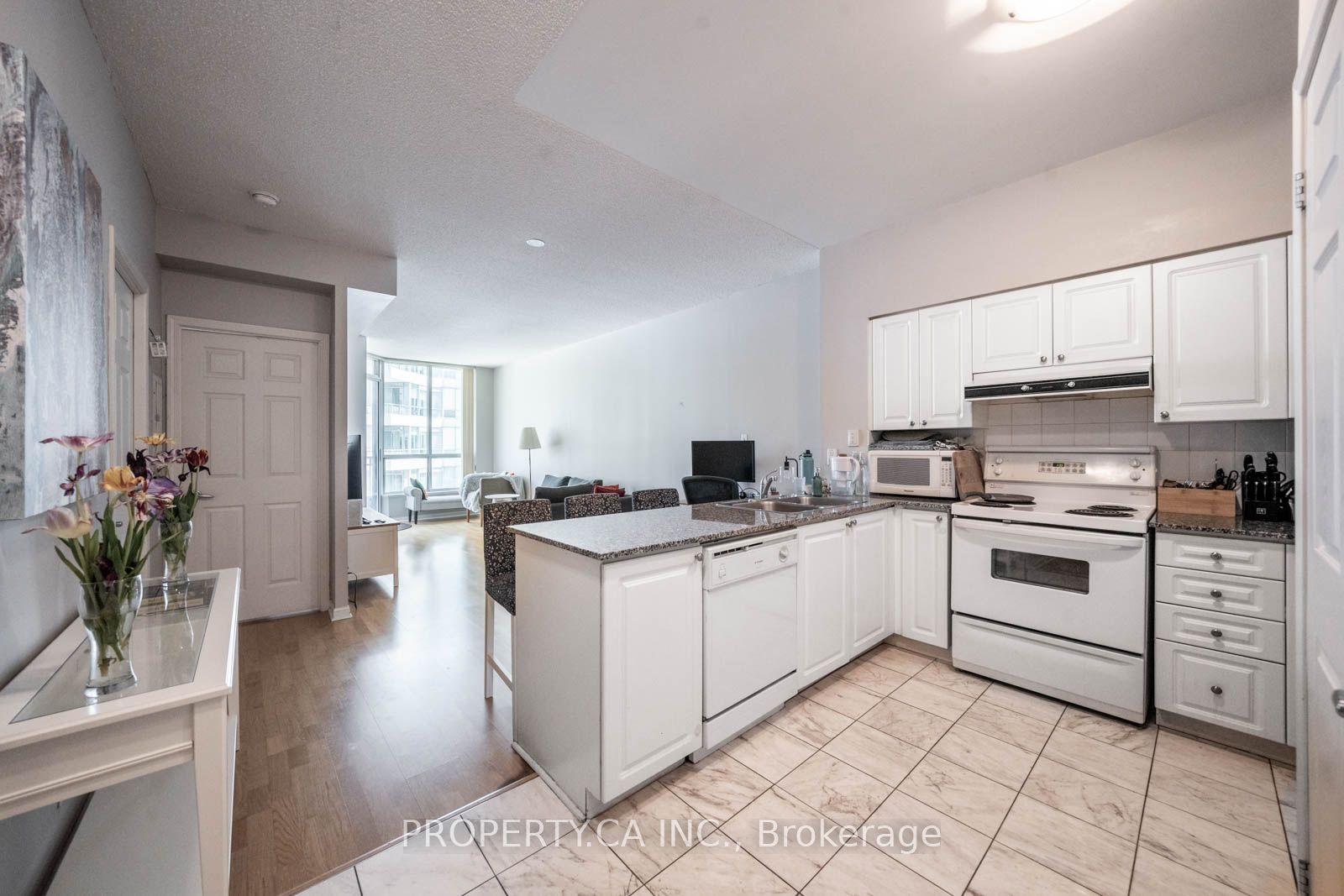 230 Queens Quay W #1815