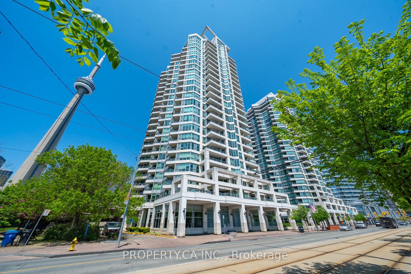230 Queens Quay W #1815