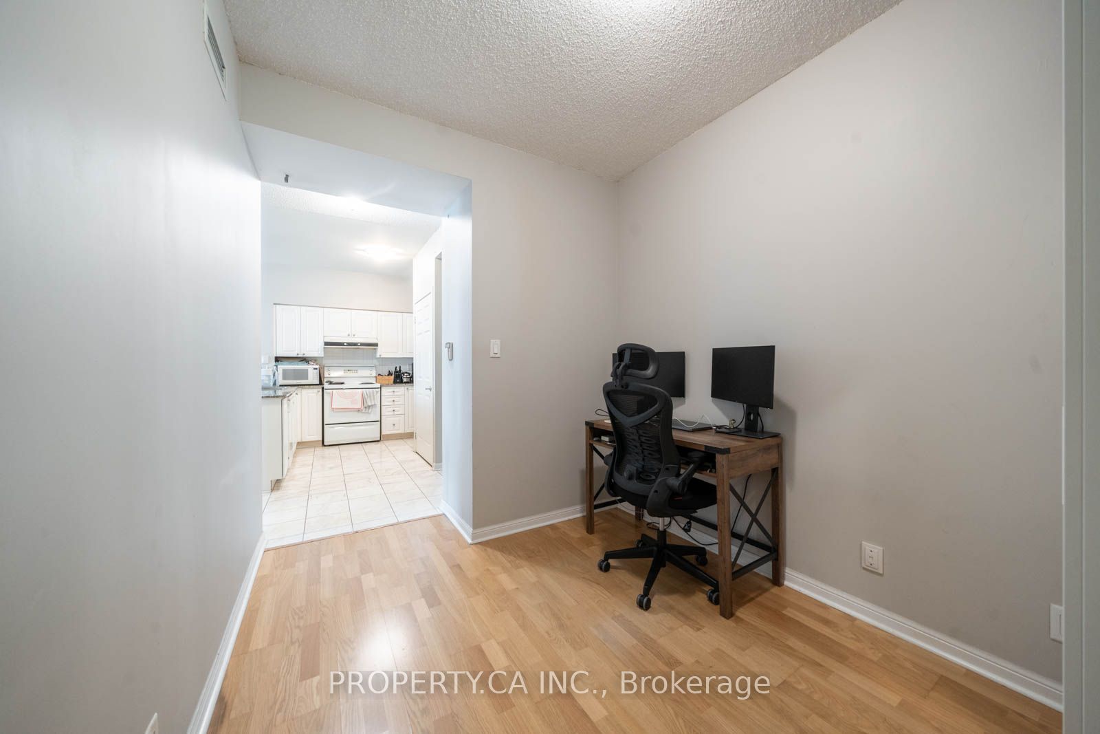 230 Queens Quay W #1815