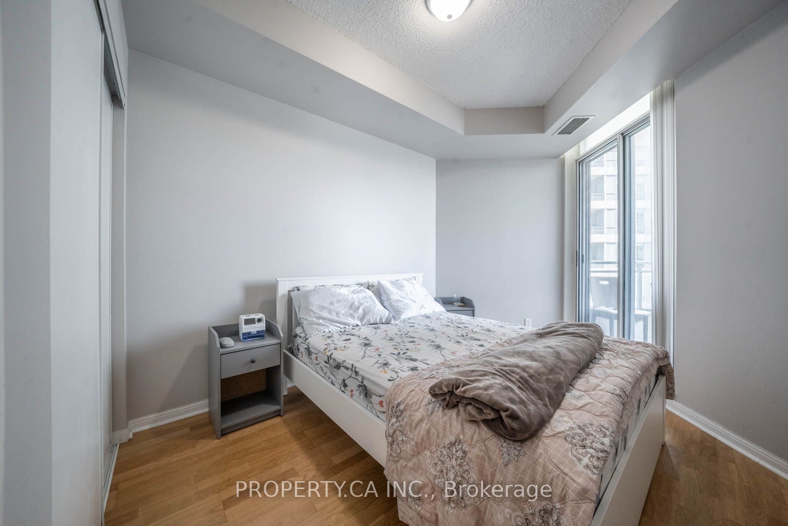 230 Queens Quay W #1815