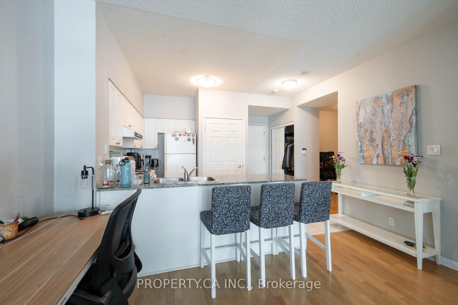 230 Queens Quay W #1815