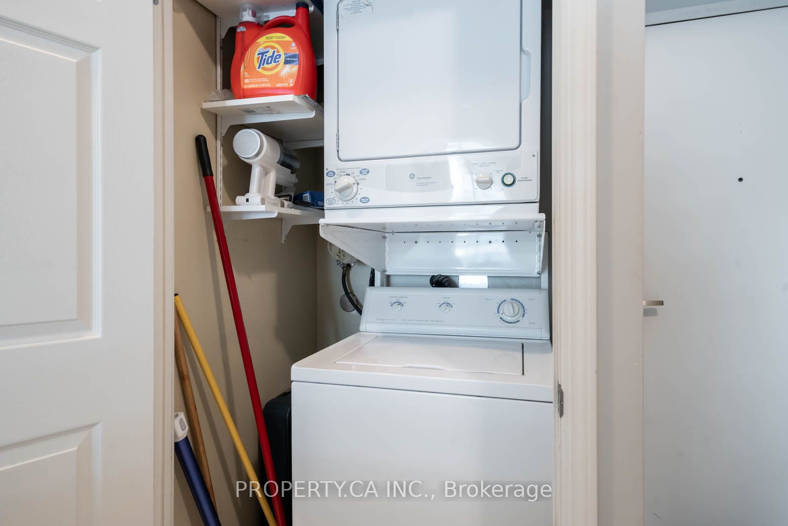 230 Queens Quay W #1815