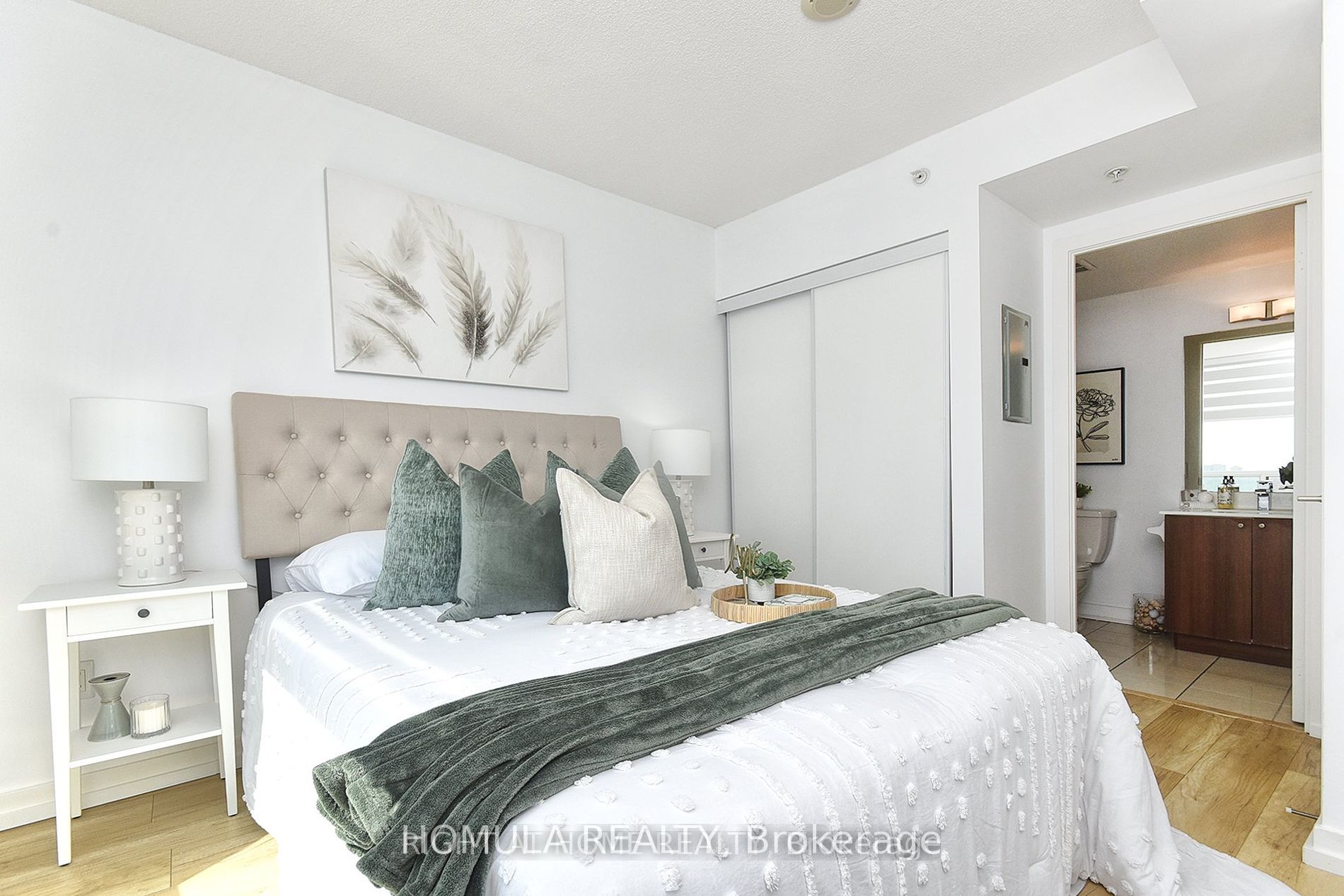 5740 Yonge St, #1102