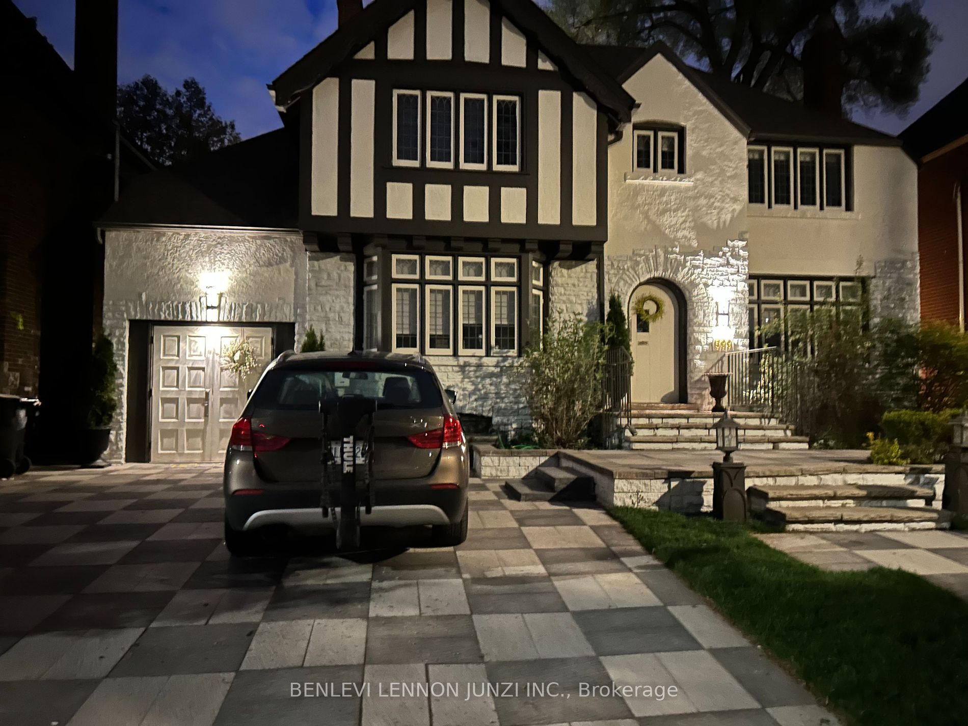 599 Spadina Rd