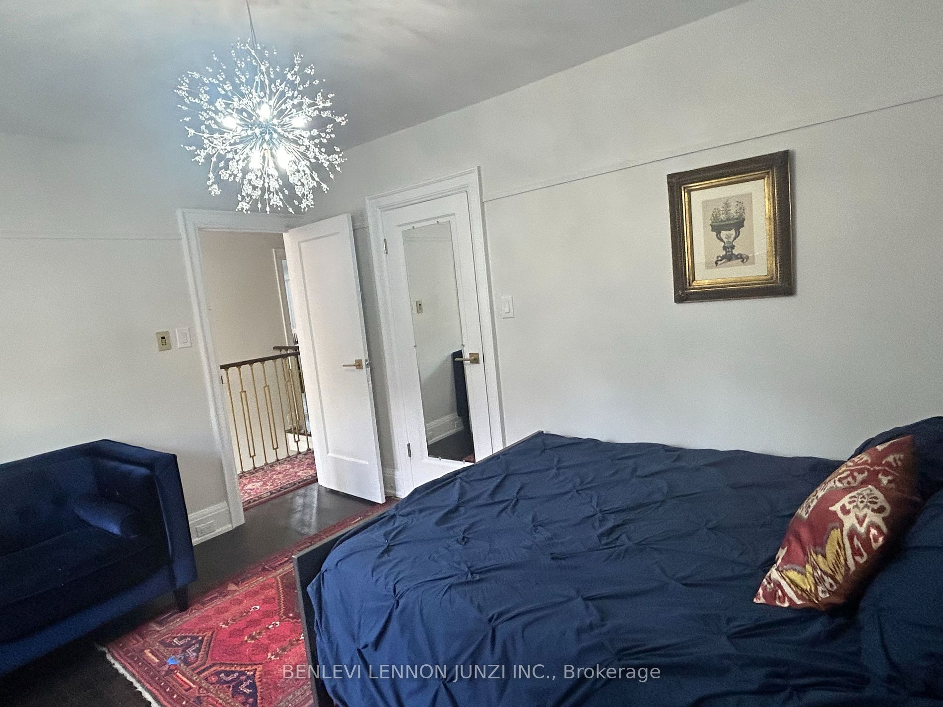 599 Spadina Rd