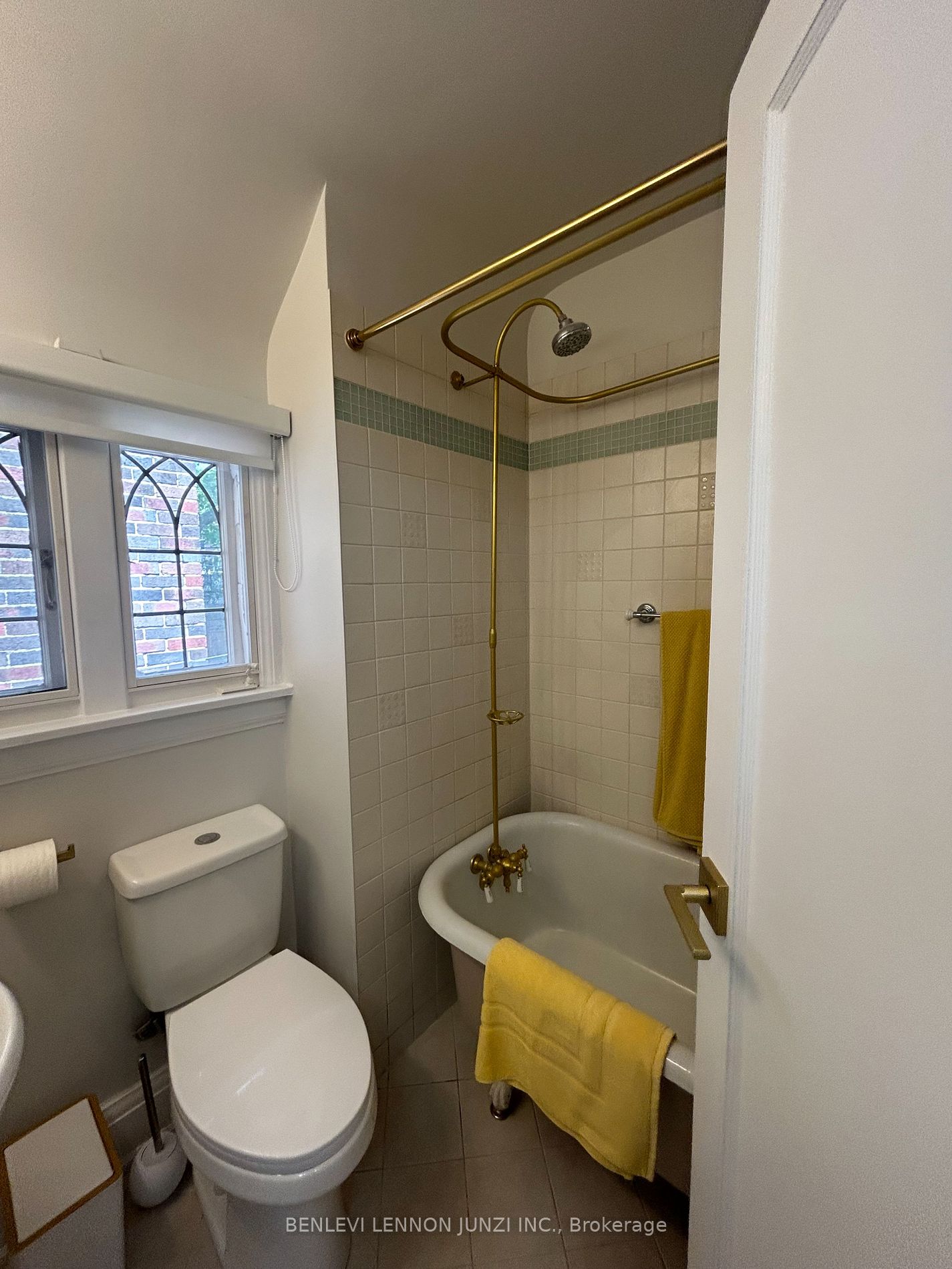 599 Spadina Rd