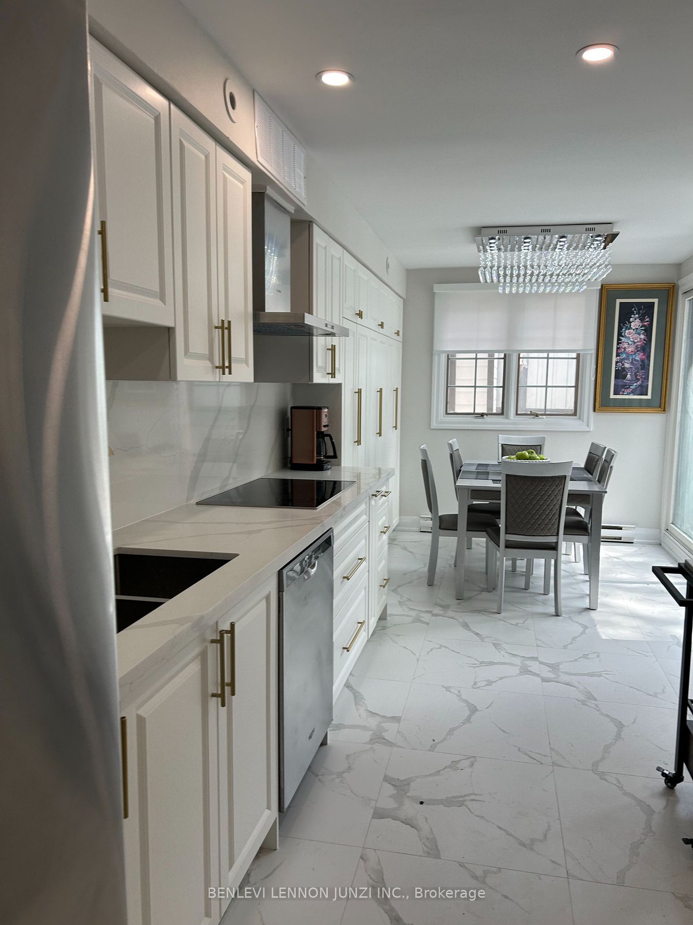 599 Spadina Rd