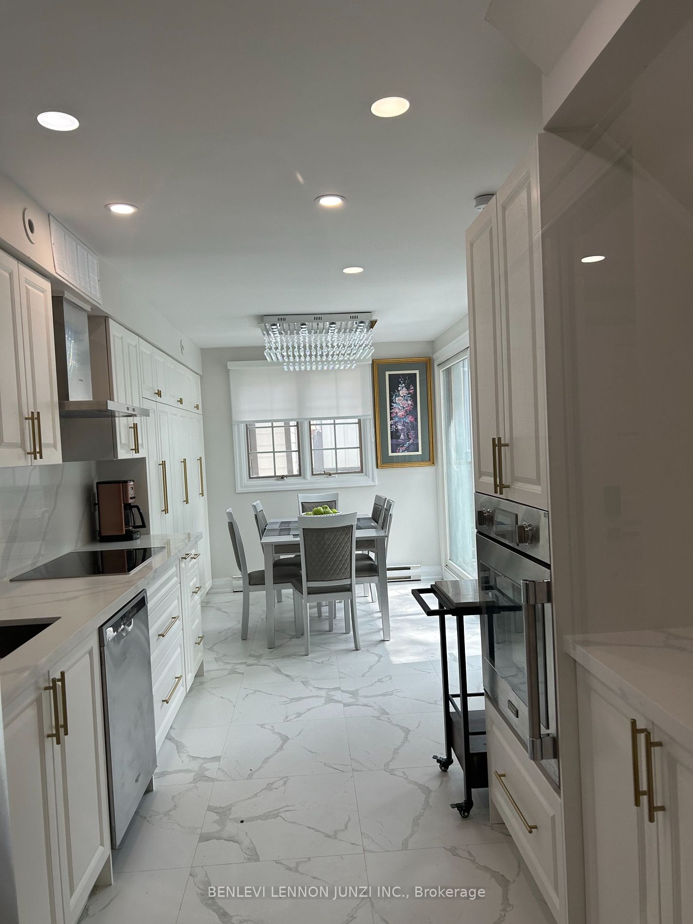 599 Spadina Rd