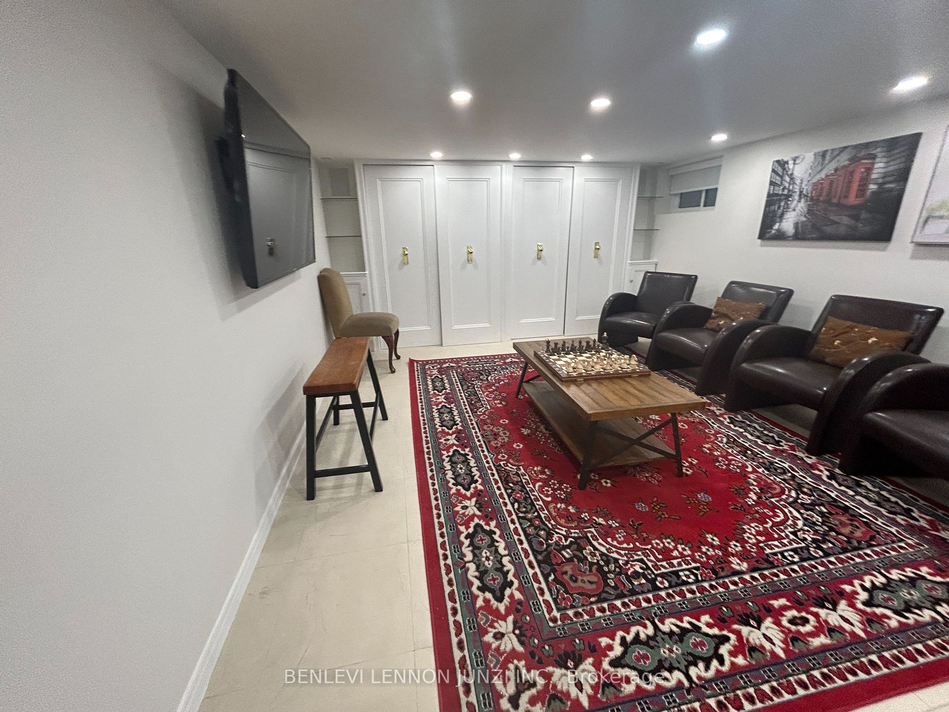 599 Spadina Rd