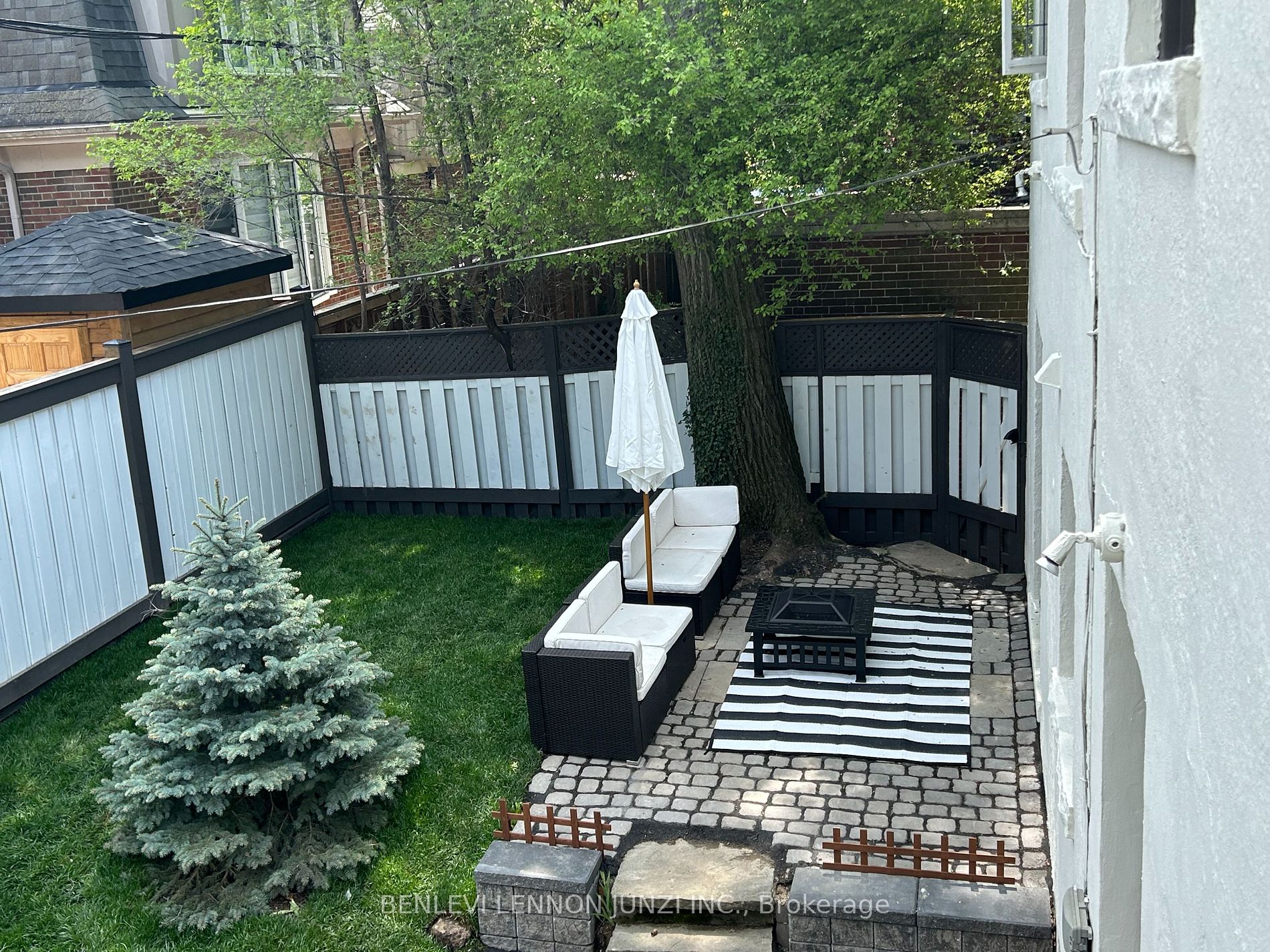 599 Spadina Rd