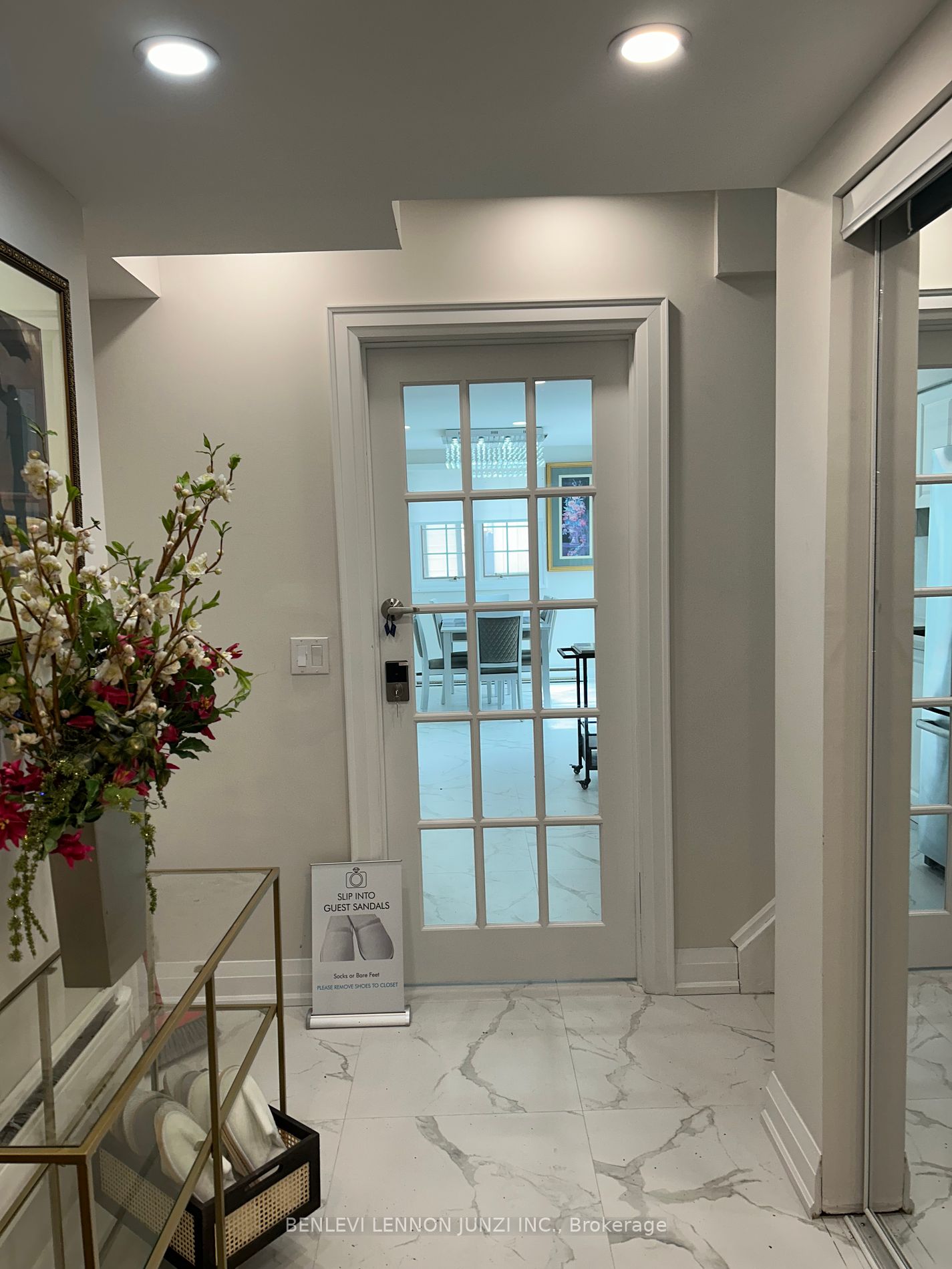 599 Spadina Rd
