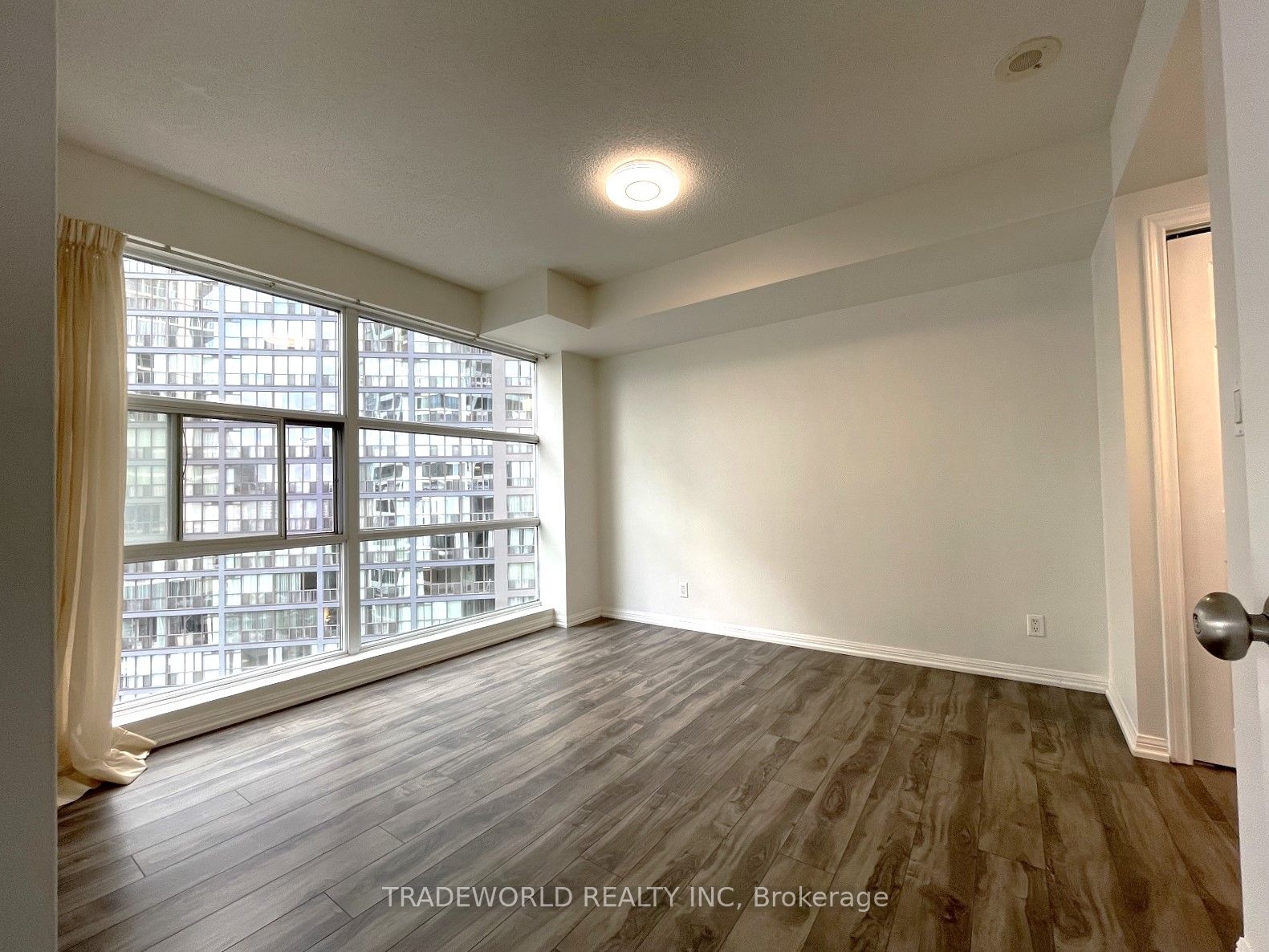 11 St Joseph St, #1612