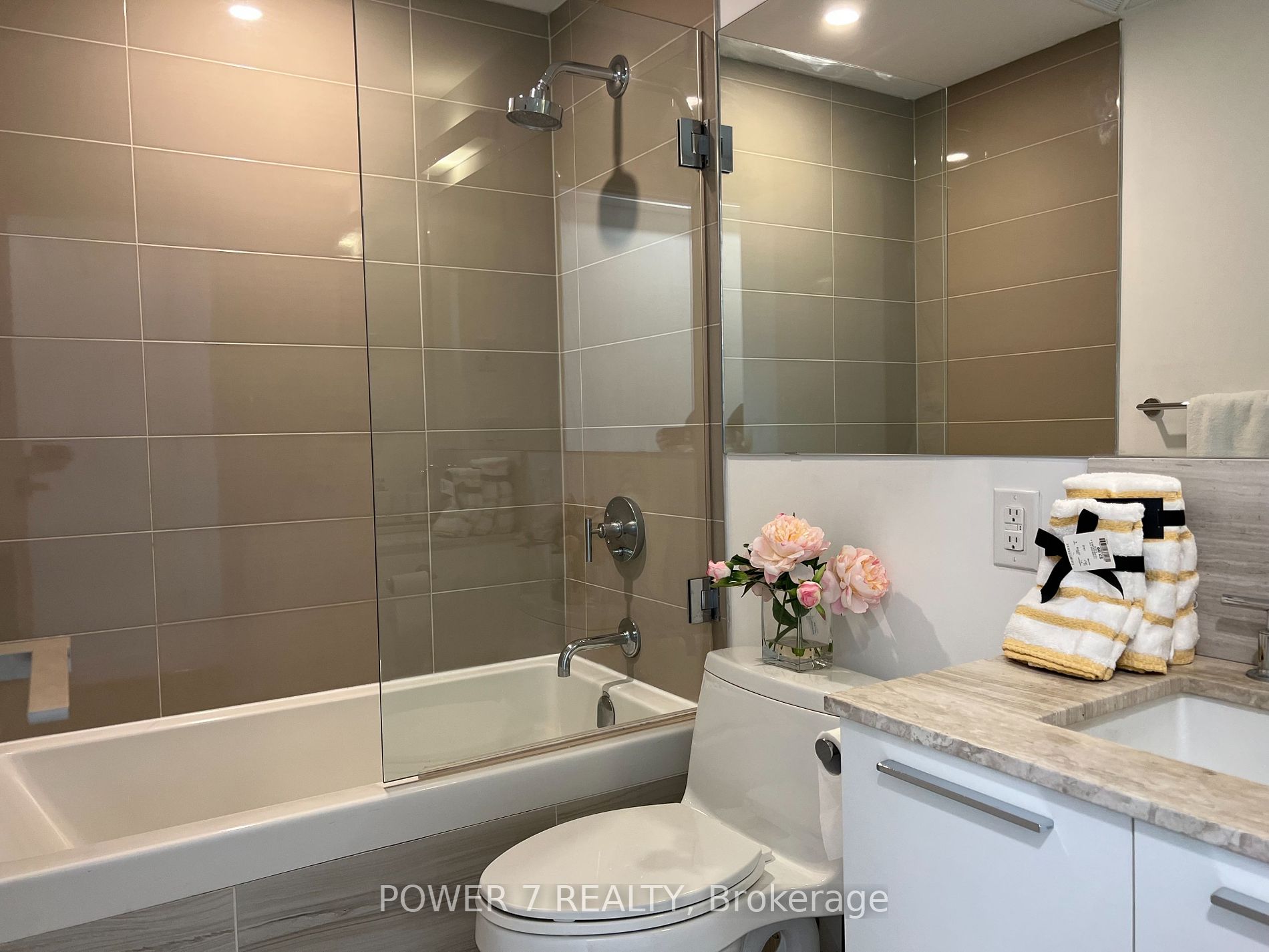 50 Charles St E, #4402