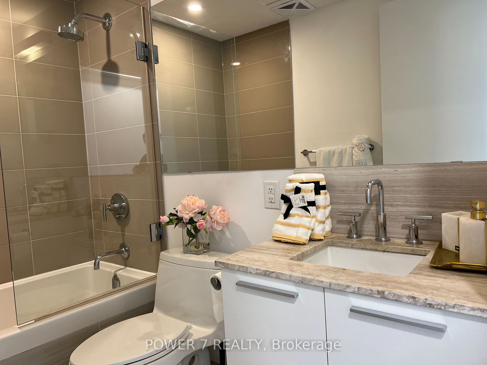 50 Charles St E, #4402
