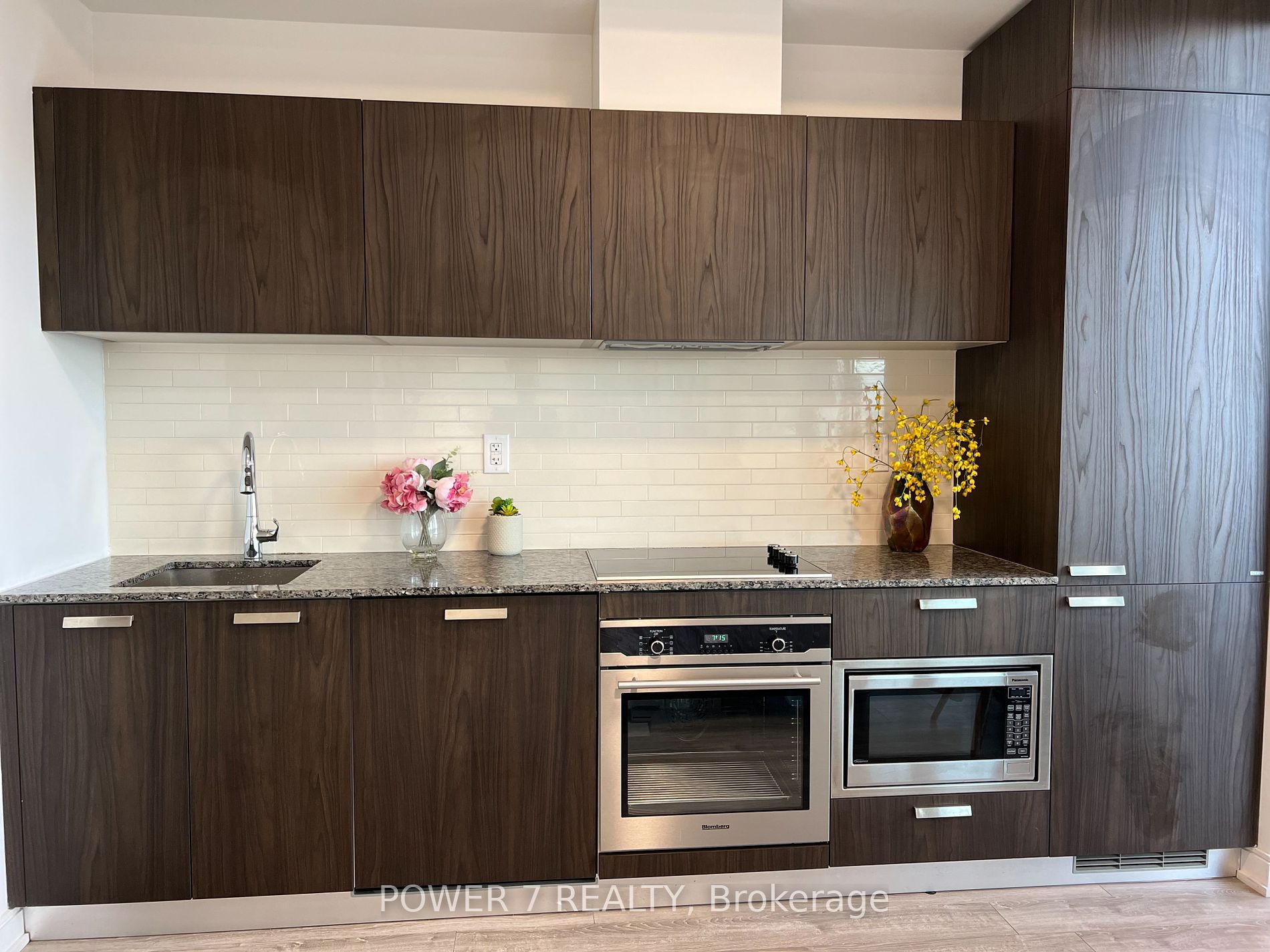 50 Charles St E, #4402